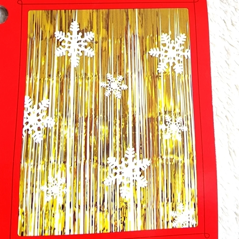 NWT Christmas Backdrop Kit Gold Foil with White Snowflakes Winter Party, 3 ×8 ft